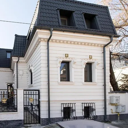 Oasis Historic House *